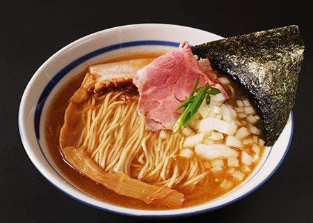 焼きあごだし塩ラーメン